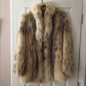 💕BEAUTIFUL💕VINTAGE AUTHENTIC COYOTE FUR COAT🌟❤️